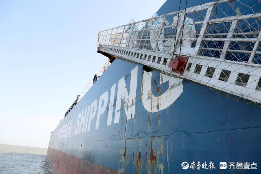 单次节省20万元--东营边检站前出锚地为货轮办理通关手续